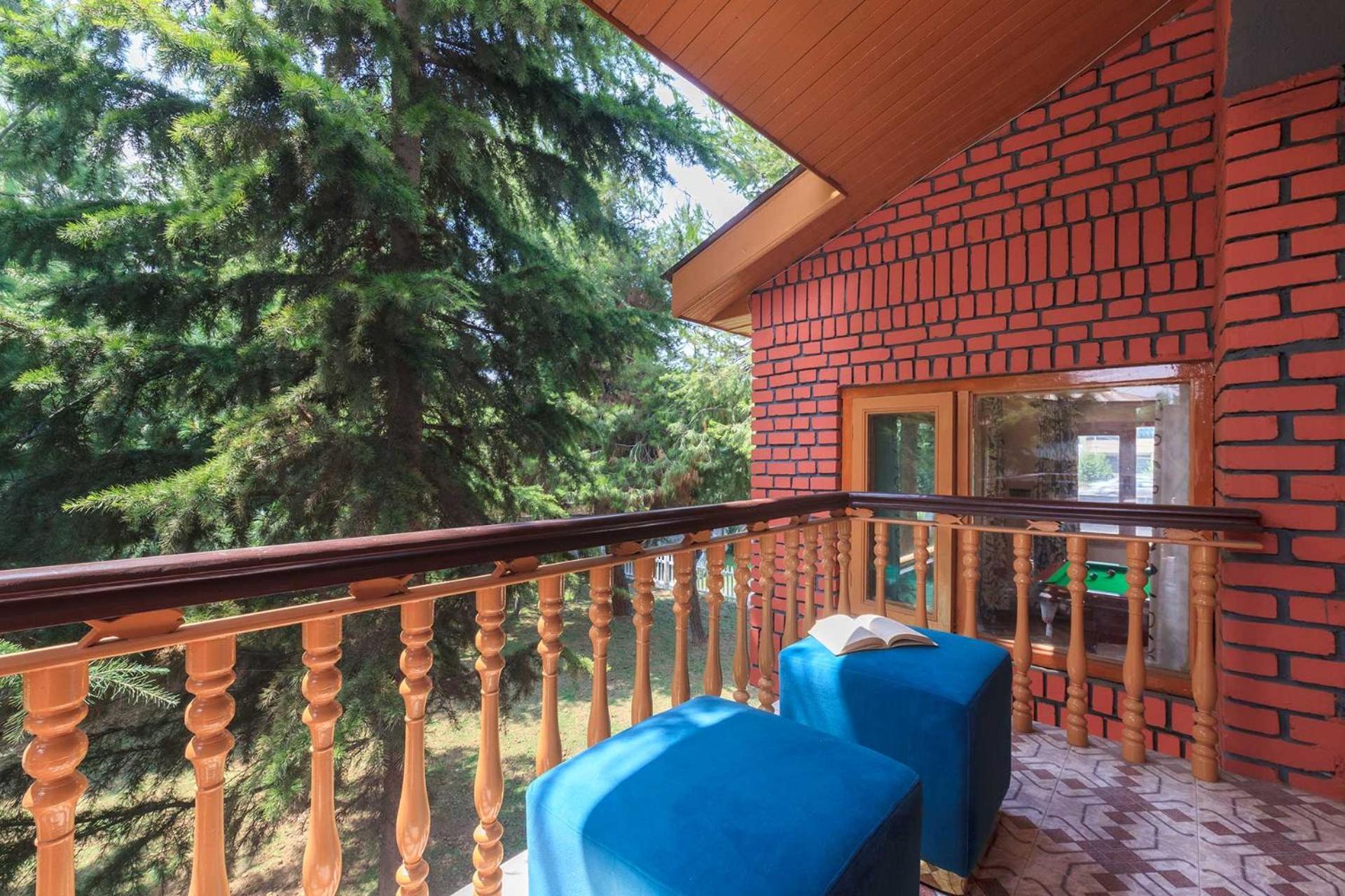 Srīnagar Stayvista At Pinewood Villa - Pet Friendly Villa With Lawn & Pool Table מראה חיצוני תמונה
