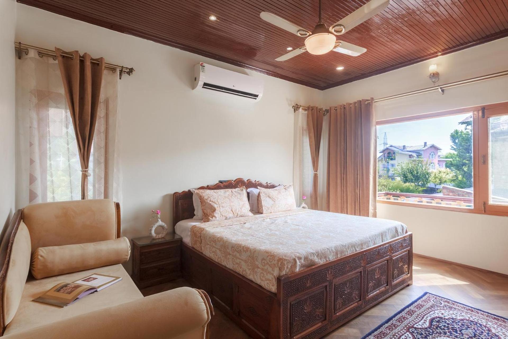 Srīnagar Stayvista At Pinewood Villa - Pet Friendly Villa With Lawn & Pool Table מראה חיצוני תמונה