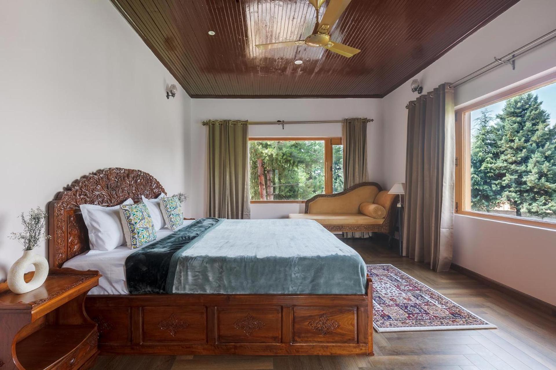Srīnagar Stayvista At Pinewood Villa - Pet Friendly Villa With Lawn & Pool Table מראה חיצוני תמונה