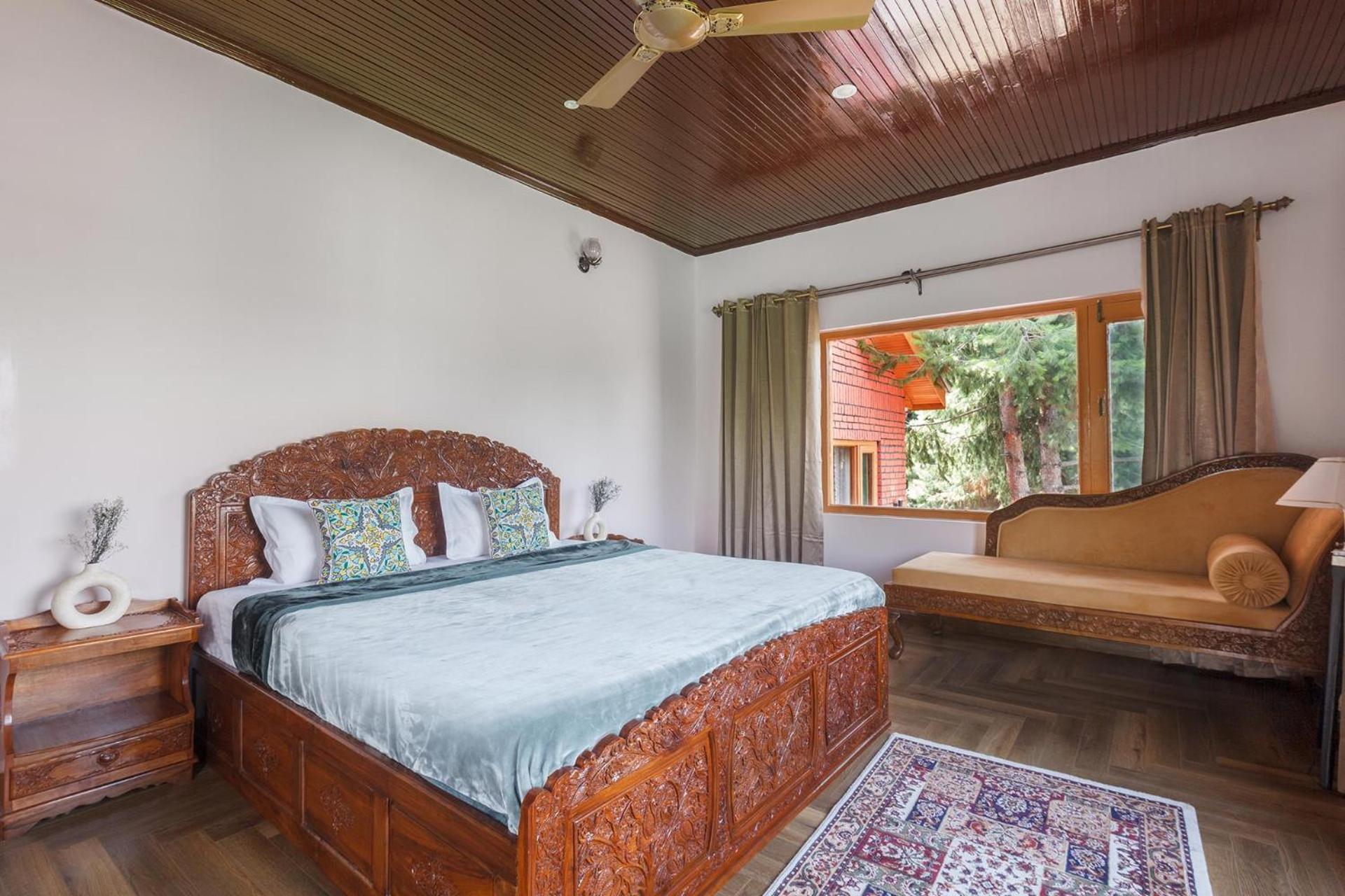 Srīnagar Stayvista At Pinewood Villa - Pet Friendly Villa With Lawn & Pool Table מראה חיצוני תמונה
