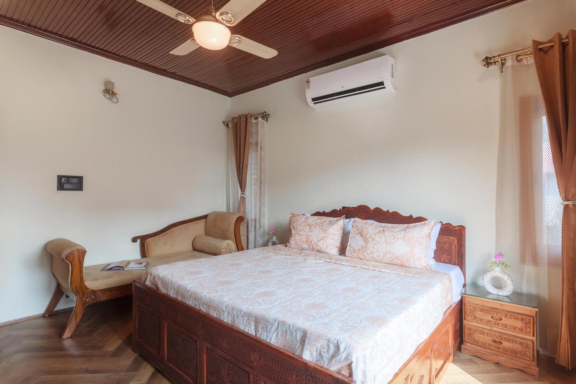 Srīnagar Stayvista At Pinewood Villa - Pet Friendly Villa With Lawn & Pool Table מראה חיצוני תמונה