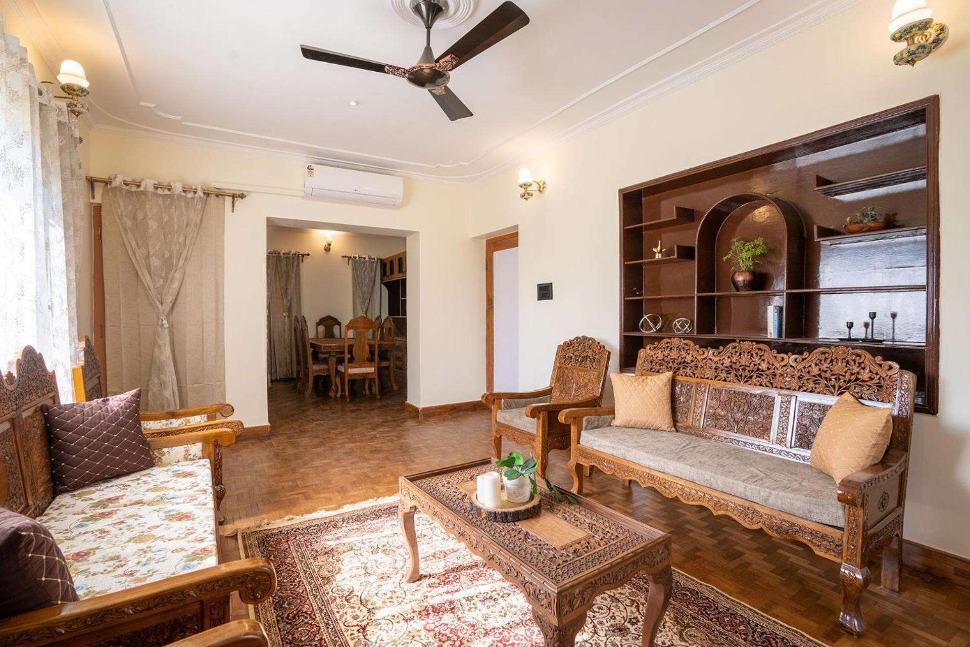 Srīnagar Stayvista At Pinewood Villa - Pet Friendly Villa With Lawn & Pool Table מראה חיצוני תמונה