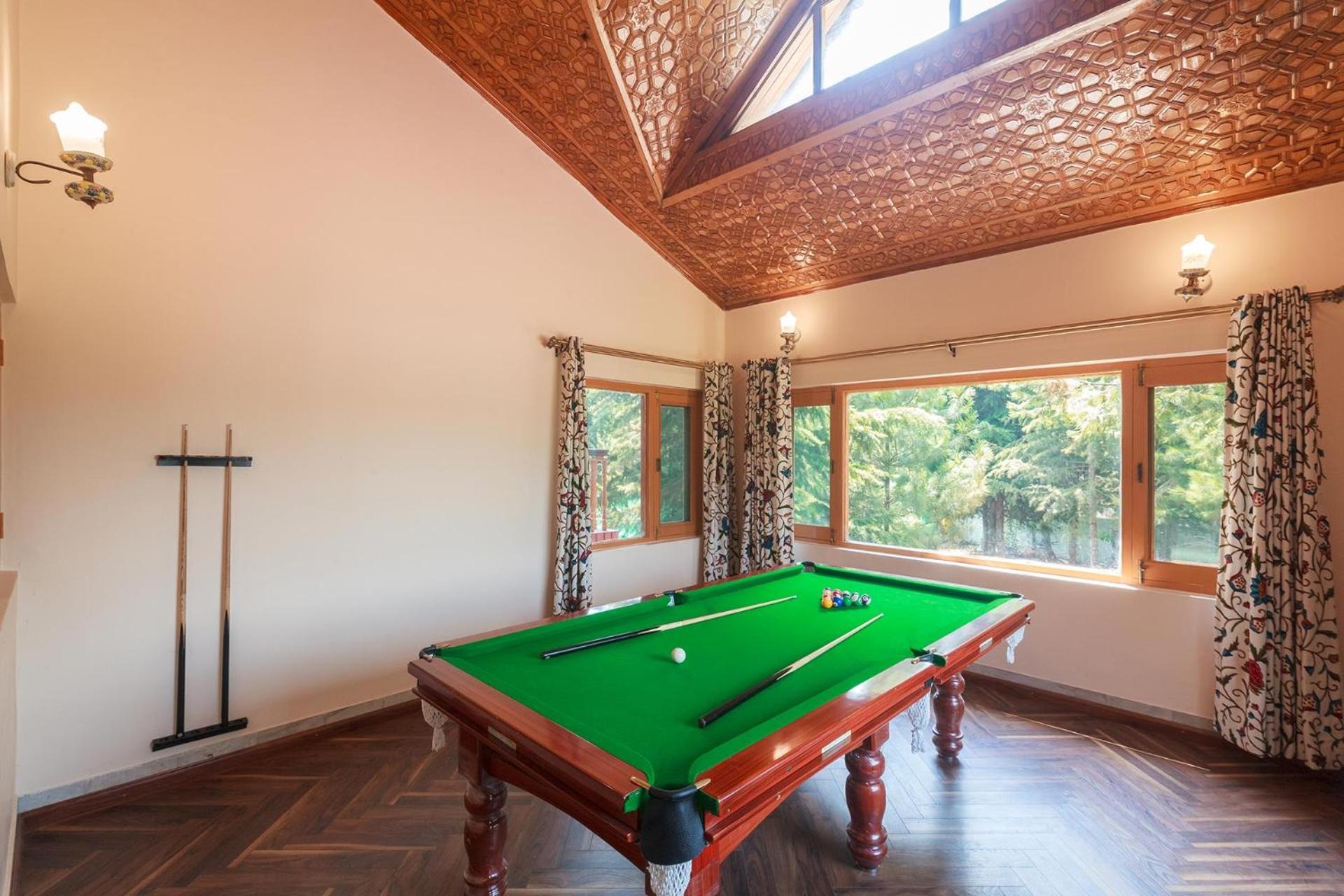Srīnagar Stayvista At Pinewood Villa - Pet Friendly Villa With Lawn & Pool Table מראה חיצוני תמונה